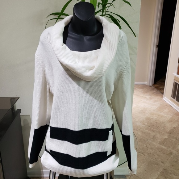 Jones New York Sweaters - Jones New York, ribbed top with turtleneck